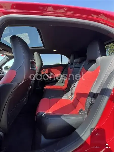 Usado Mercedes A180 109 CV (80 kW) 2019 Rojo Berlina