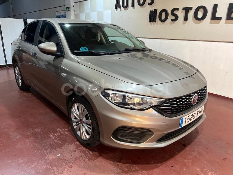 Beige Usado 2018 Fiat Tipo Easy Berlina | 4995 € (Precio justo) - Imagen 1/4