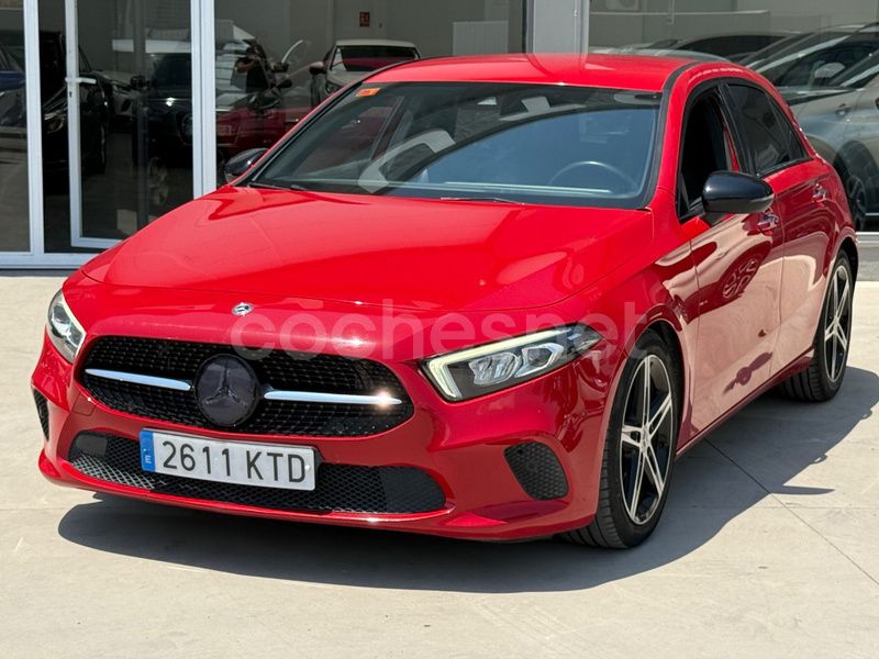 Rojo Usado 2019 Mercedes A180 Berlina | 19.999 € (Precio justo) - Imagen 1/4