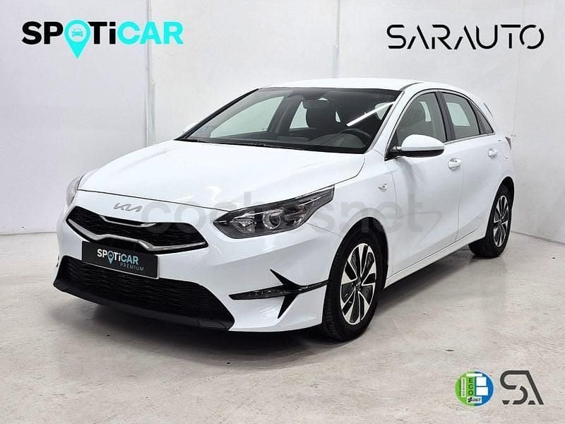 Usado Kia Ceed 100 CV (73 kW) 2025 Blanco Utilitario