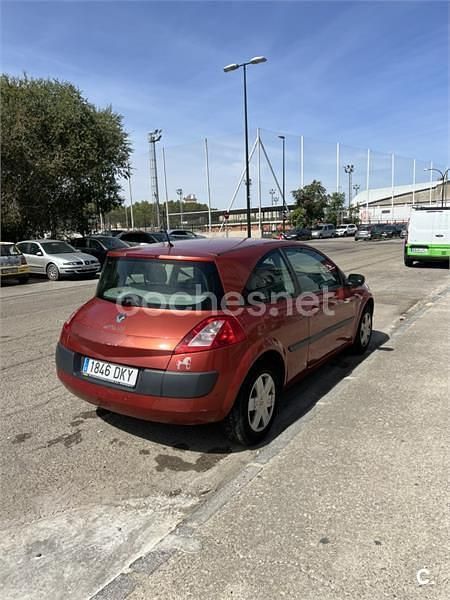 Granate Usado 2005 Renault Mégane II Dynamique Berlina | 2500 € (Precio justo) - Imagen 1/1