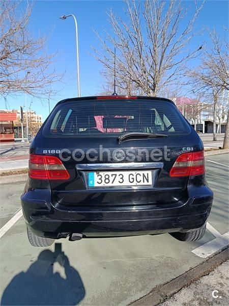 Usado Mercedes B180 109 CV (80 kW) 2008 Negro Monovolumen