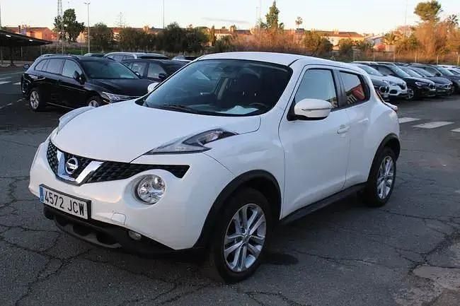 Usado Nissan Juke Acenta 110 HP (80 kW) 2015 Branco SUV