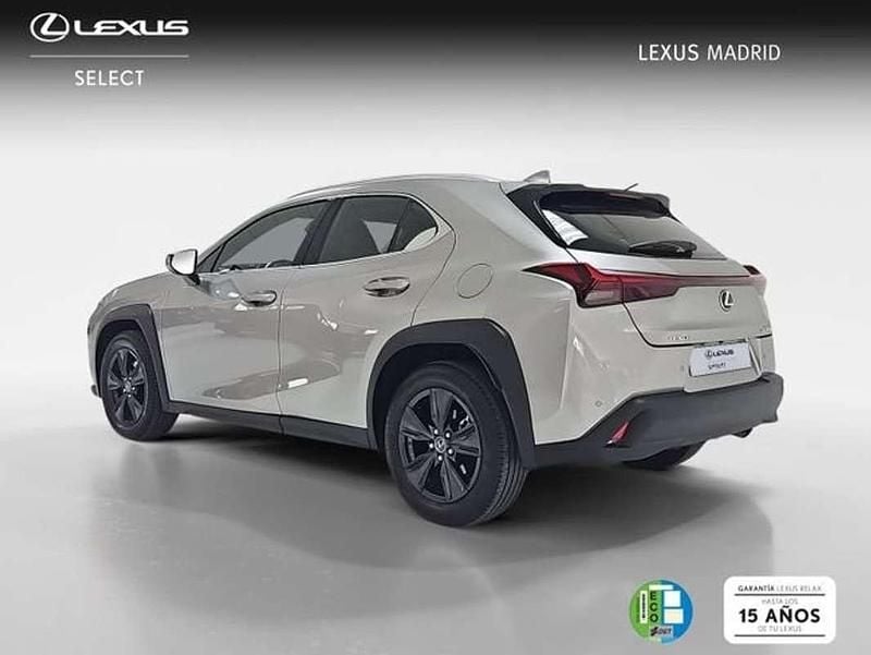 Usado Lexus UX 300h 200 CV (147 kW) 2025 Plateado SUV