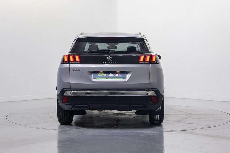 Usado Peugeot 3008 Allure 131 CV (96 kW) 2020 Plateado SUV