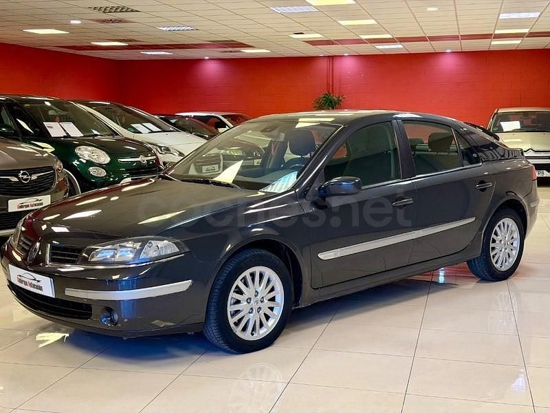 Usado Renault Laguna III Expression 150 CV (110 kW) 2007 Negro Berlina
