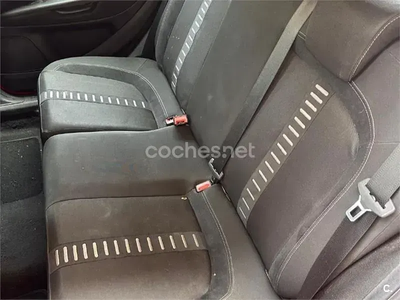Usado Fiat Punto Dynamic 90 CV (66 kW) 2009 Rojo Utilitario