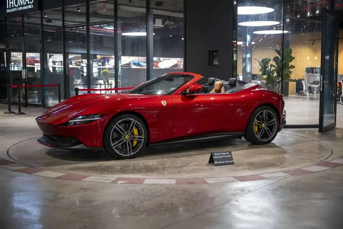 Usado Ferrari Roma 620 CV (456 kW) 2025 Rojo Coupe