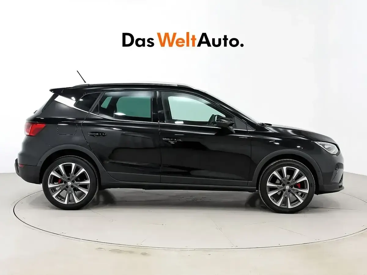 Usado Seat Arona FR 115 CV (84 kW) 2025 Negro SUV
