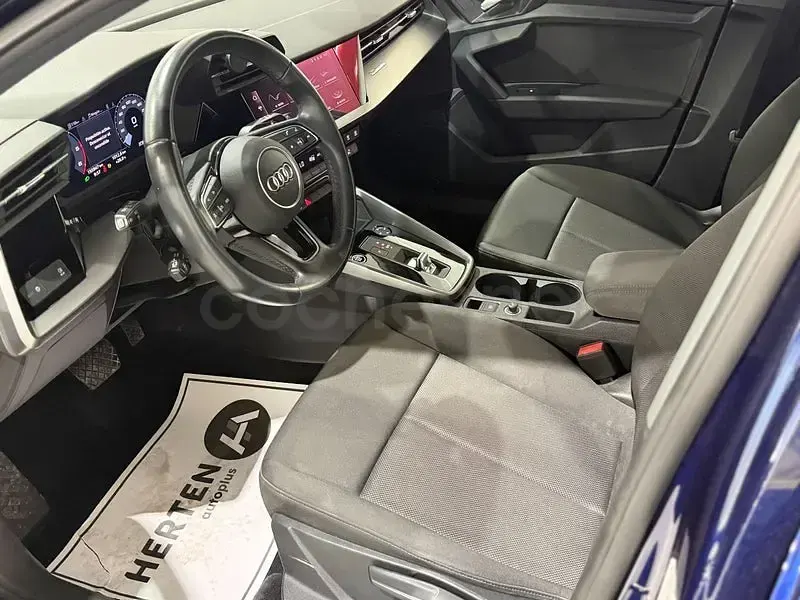 Usado Audi A3 Premium 116 CV (85 kW) 2022 Azul Berlina