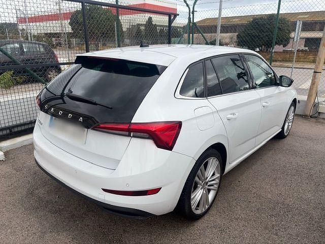 Usado Skoda Scala Active 116 CV (85 kW) 2020 Blanco Utilitario