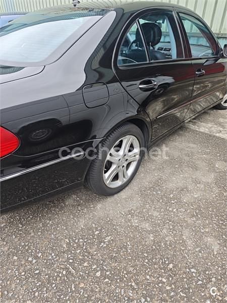 Usado Mercedes E320 Avantgarde 224 CV (164 kW) 2007 Negro Berlina