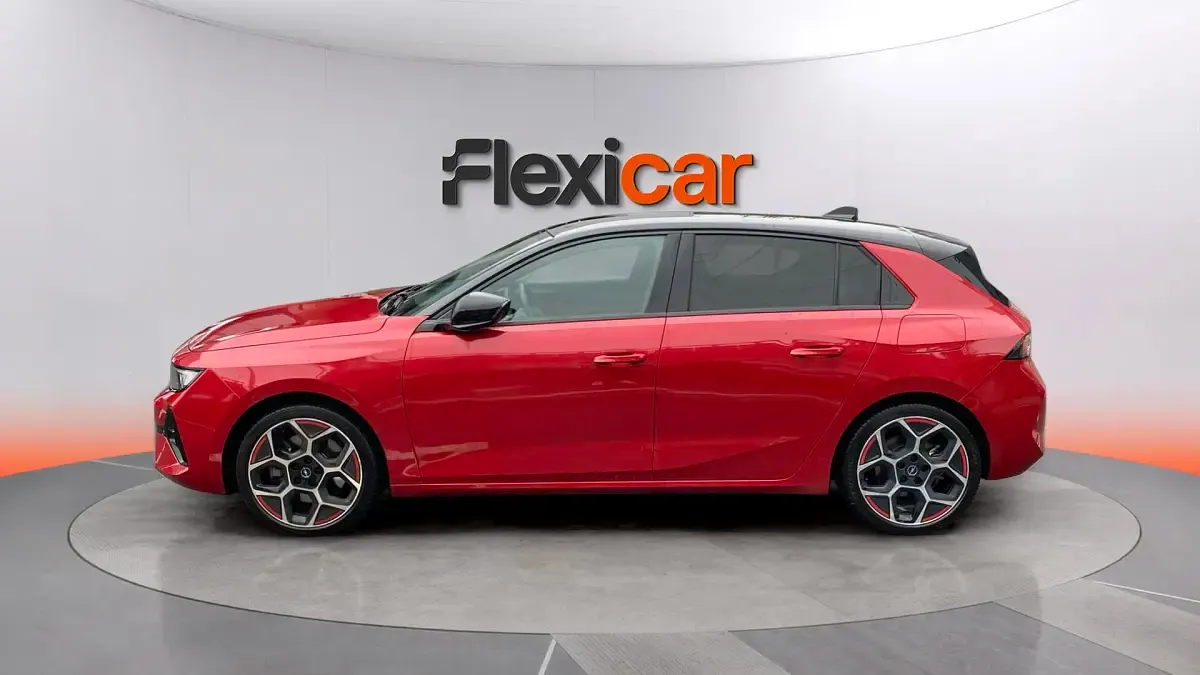 Usado Opel Astra GS Line 181 CV (133 kW) 2022 Rojo Utilitario