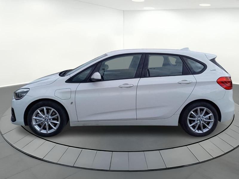 Usado BMW 225 Active Tourer iPerformance 220 CV (161 kW) 2018 Blanco Monovolumen