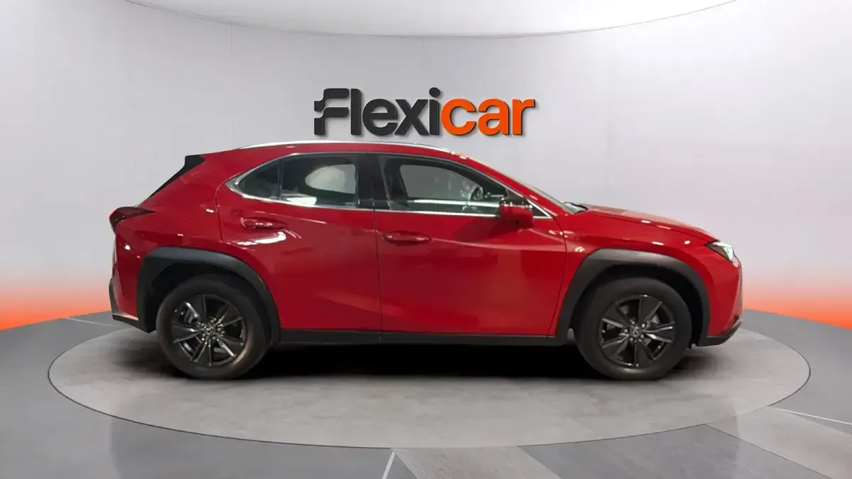 Usado Lexus UX Business Edition 184 CV (135 kW) 2023 Rojo SUV