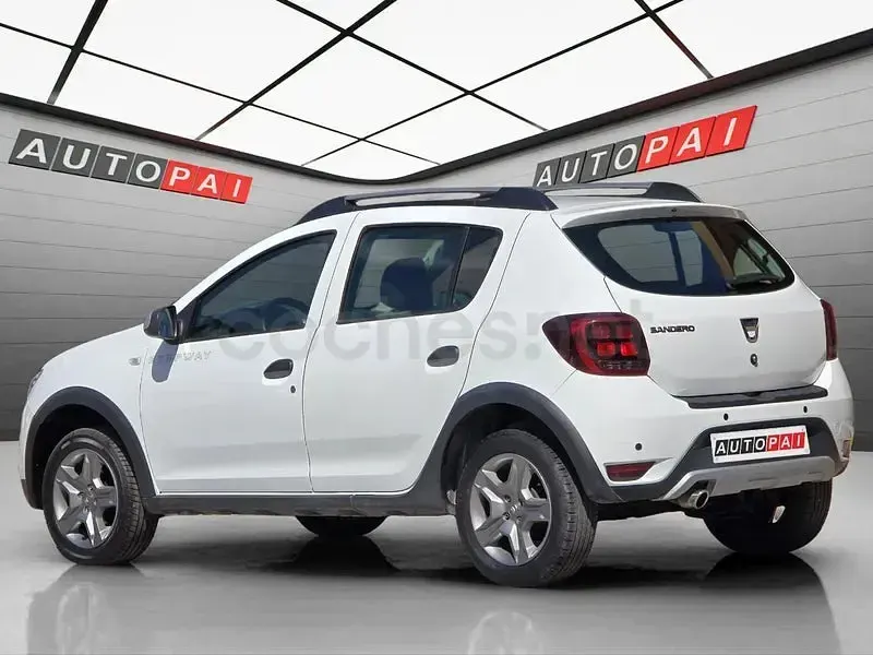 Usado Dacia Sandero Comfort 90 CV (66 kW) 2020 Blanco Berlina