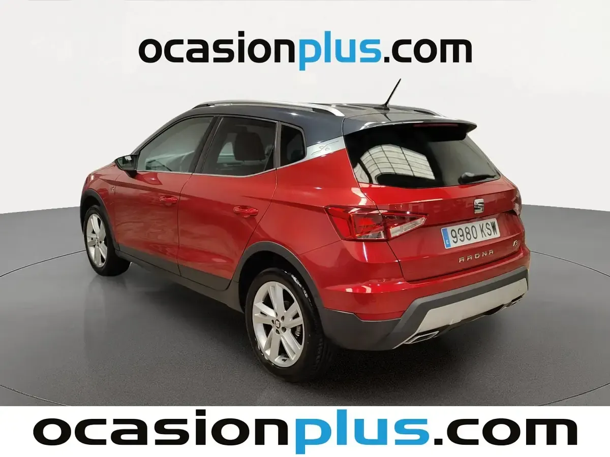 Usado Seat Arona Ecomotive 116 CV (85 kW) 2019 Rojo SUV