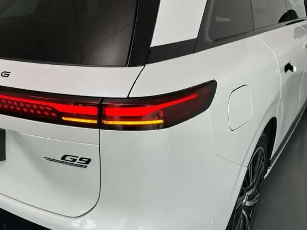 Usado XPENG G9 AWD Performance 422 kW (575 CV) 2025 Blanco SUV