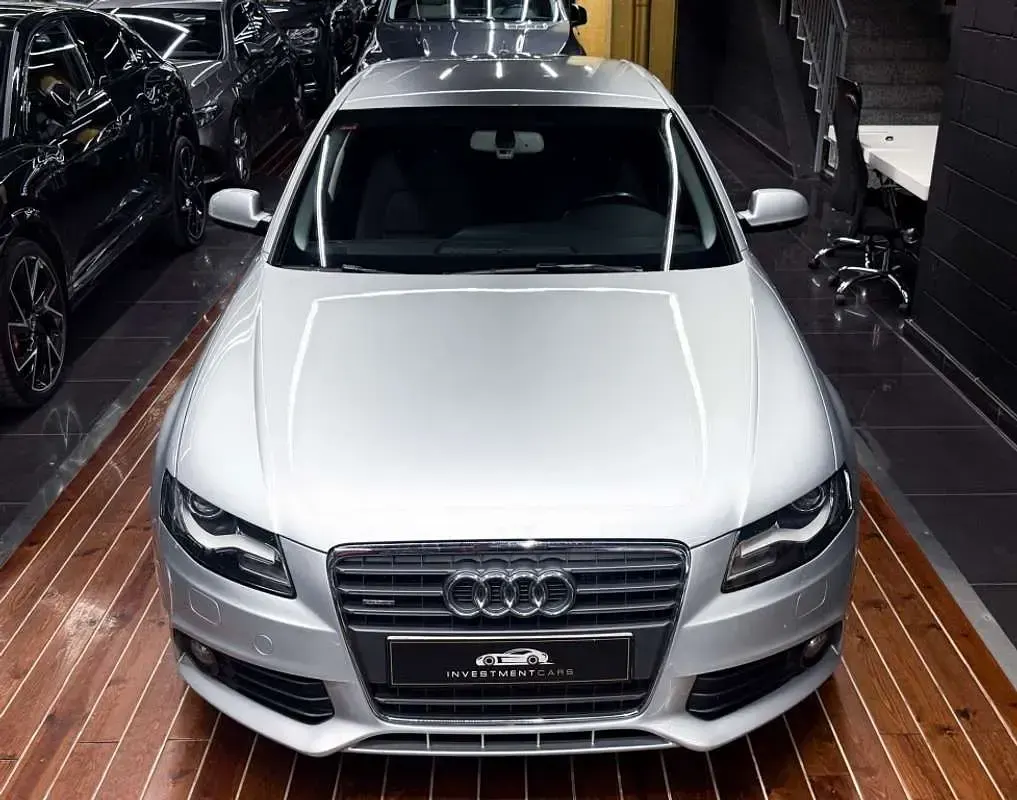 Usado Audi A4 Advanced 177 CV (130 kW) 2012 Plateado Berlina