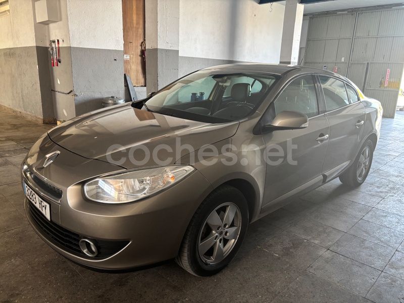 Gris / plata Usado 2013 Renault Fluence Expression Berlina | 6000 € (Buen precio) - Imagen 1/4