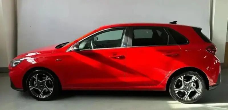 Nuevo Hyundai i30 N Line 100 CV (73 kW) 2025 Rojo