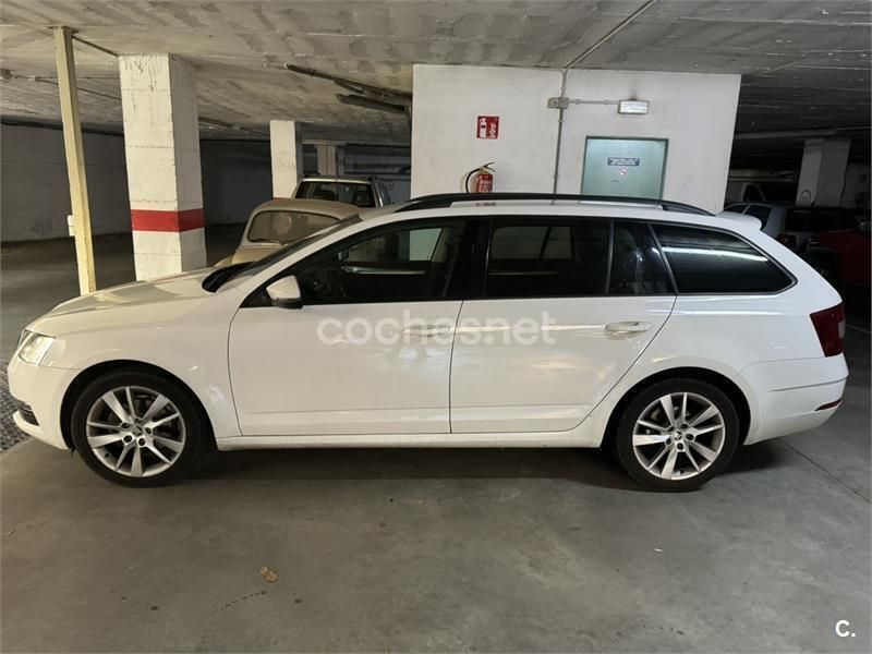 Usado Skoda Octavia Style 150 CV (110 kW) 2017 Blanco Familiar