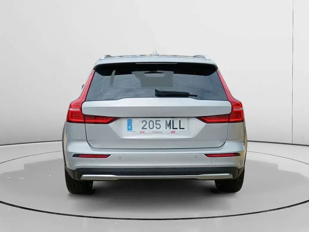 Usado Volvo V60 CC Core 197 CV (144 kW) 2023 Gris Familiar