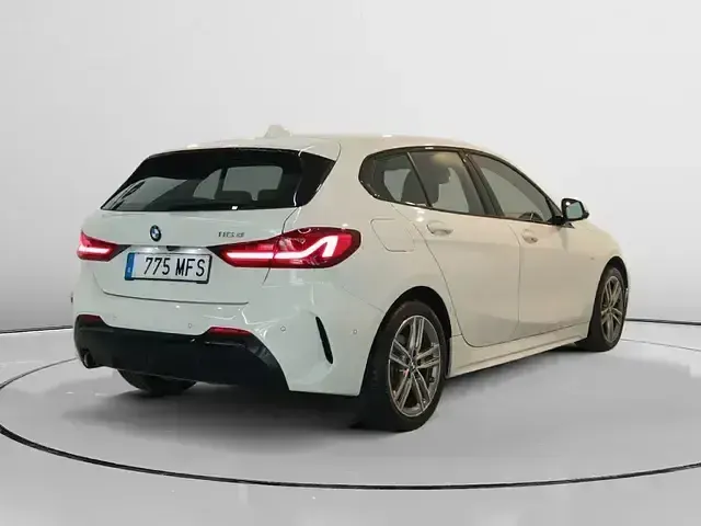 Usado BMW 116 Executive 116 CV (85 kW) 2023 Blanco Utilitario