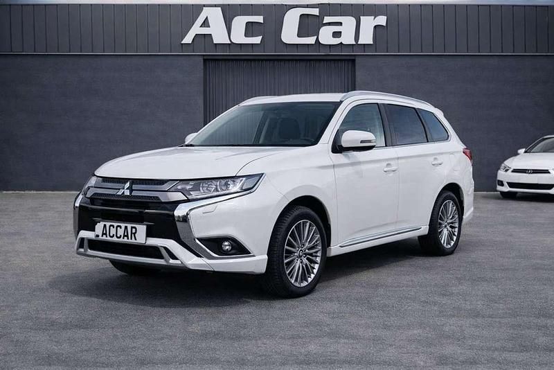 Blanco Usado 2020 Mitsubishi Outlander P-HEV Motion SUV | 19.990 € (Super precio) - Imagen 1/4