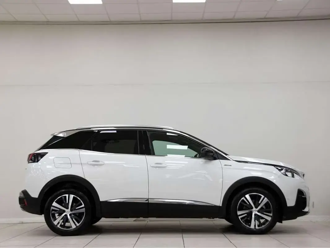 Usado Peugeot 3008 GT-line 131 CV (96 kW) 2018 Blanco SUV