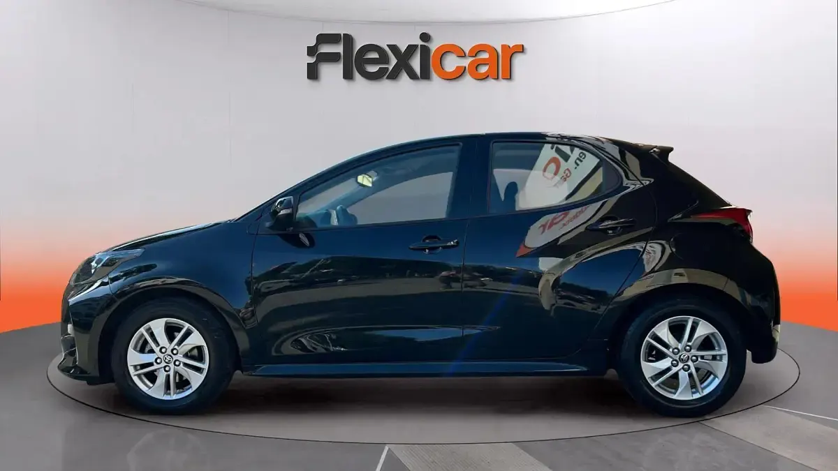 Usado Toyota Yaris Edition 125 CV (91 kW) 2022 Negro Utilitario