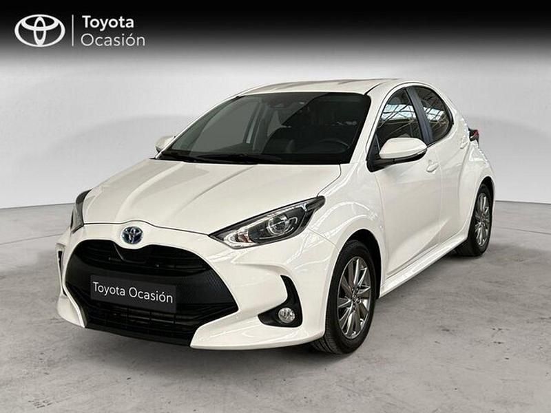 Blanco Usado 2024 Toyota Yaris Hybrid Active Berlina | 22.750 € (Precio justo) - Imagen 1/4