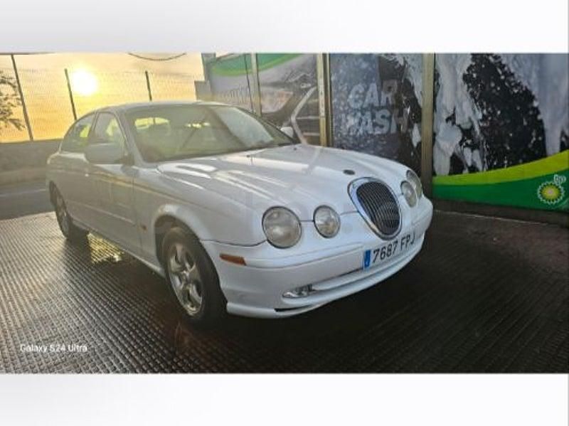 Usado Jaguar S-Type S 240 CV (176 kW) 2000 Blanco Berlina