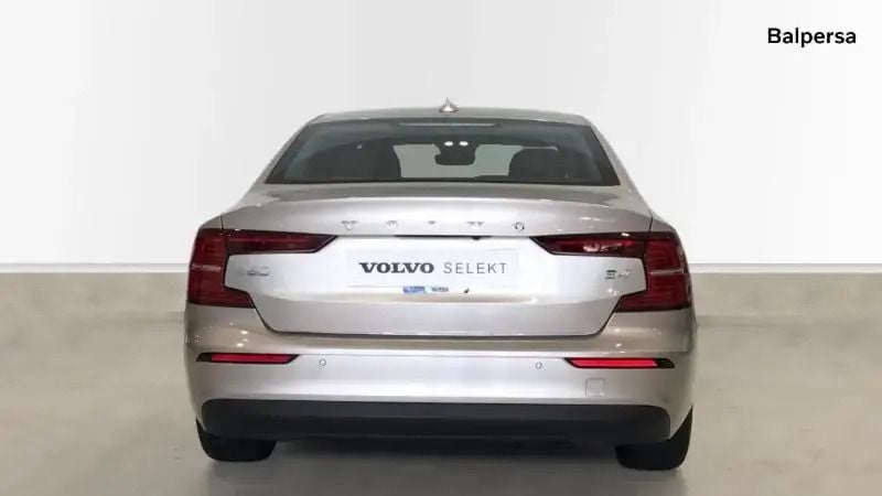 Usado Volvo S60 Core 211 CV (155 kW) 2024 Beige Berlina