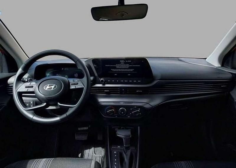 Usado Hyundai i20 101 CV (74 kW) 2025 Gris Utilitario