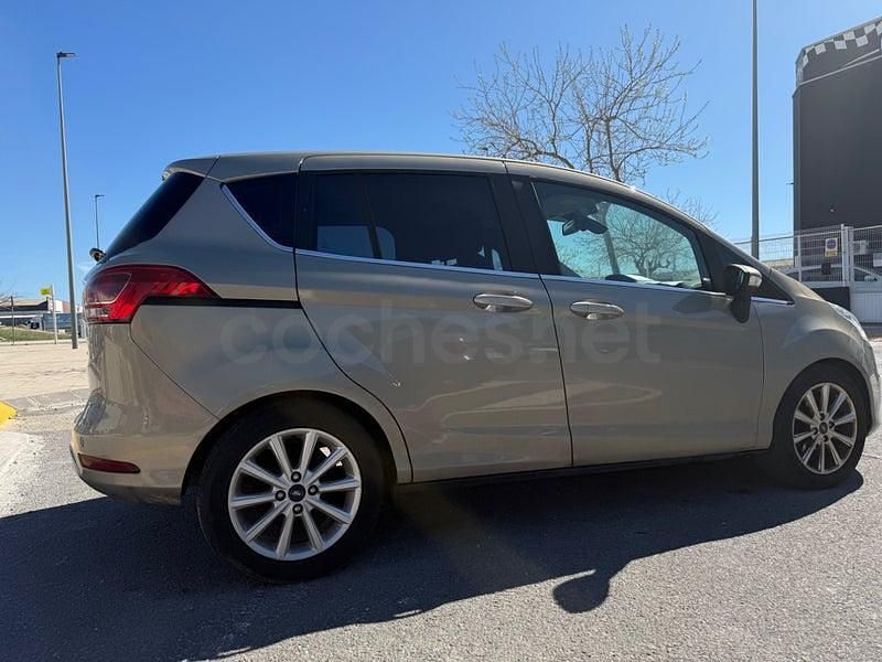 Usado Ford B-MAX Titanium 95 CV (69 kW) 2015 Beige Monovolumen