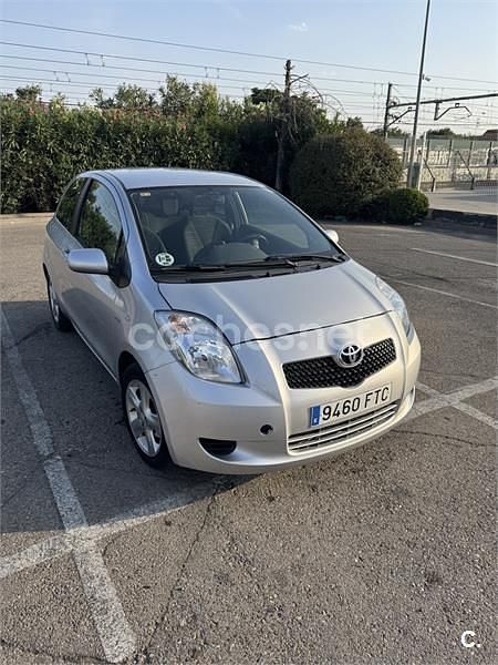Beige Usado 2007 Toyota Yaris Berlina | 5300 € (Precio justo) - Imagen 1/4