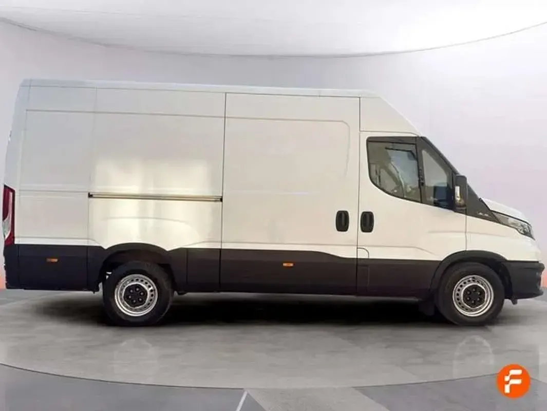 Usado Iveco Daily 156 CV (114 kW) 2021 Blanco Van