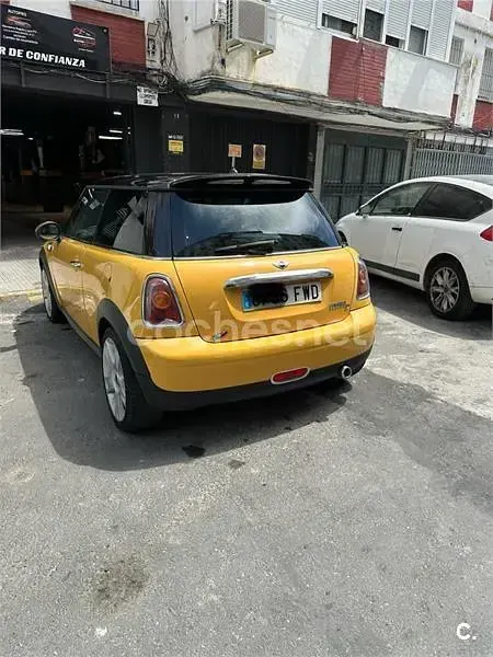 Usado Mini Cooper D 110 CV (80 kW) 2007 Amarillo Utilitario