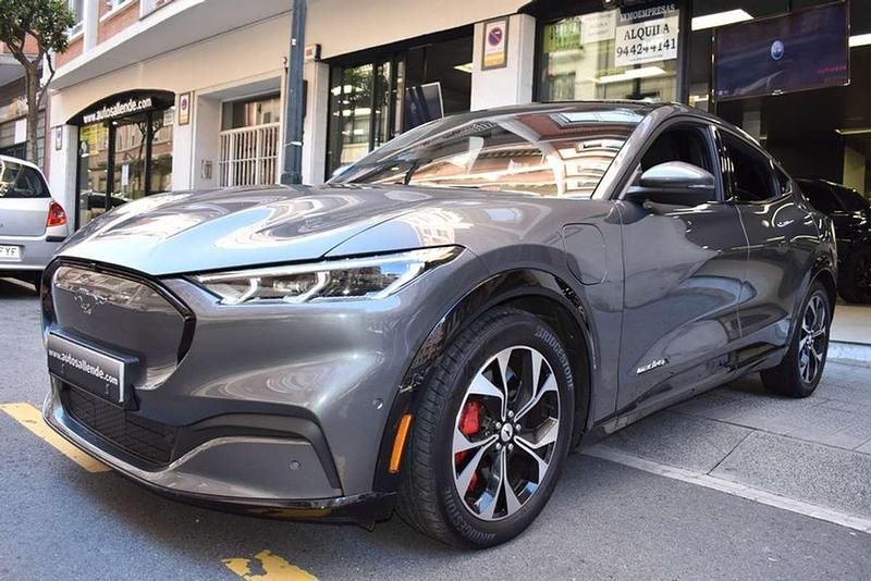 Usado Ford Mustang Mach-E 258 kW (351 CV) 2022 Gris SUV