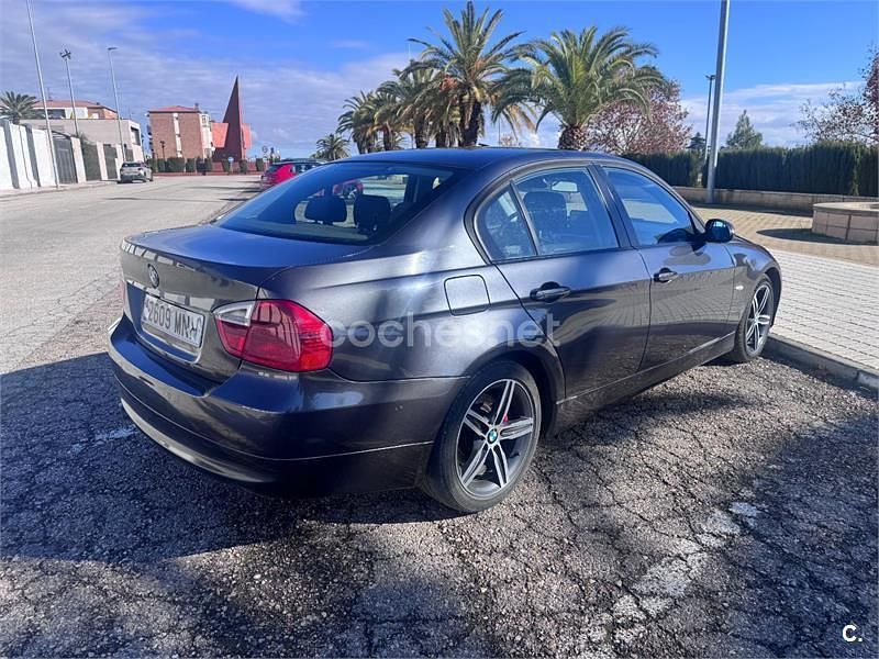 Usado BMW 318 Sport Line 129 CV (94 kW) 2008 Gris / plata Berlina