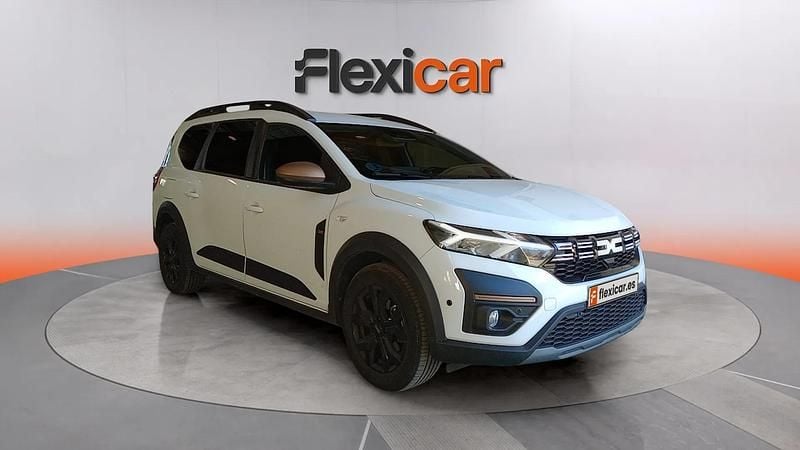 Usado Dacia Jogger Expression 110 CV (80 kW) 2025 Blanco Monovolumen