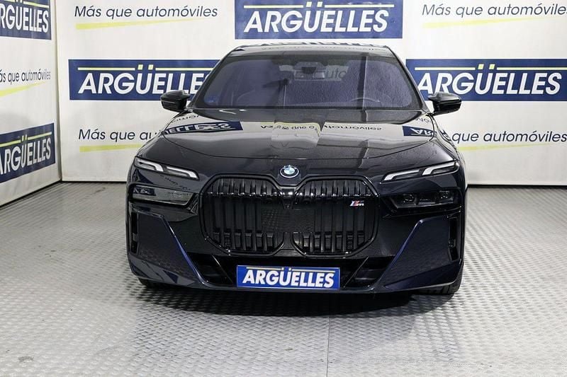 Usado BMW M760e 571 CV (419 kW) 2023 Negro Berlina