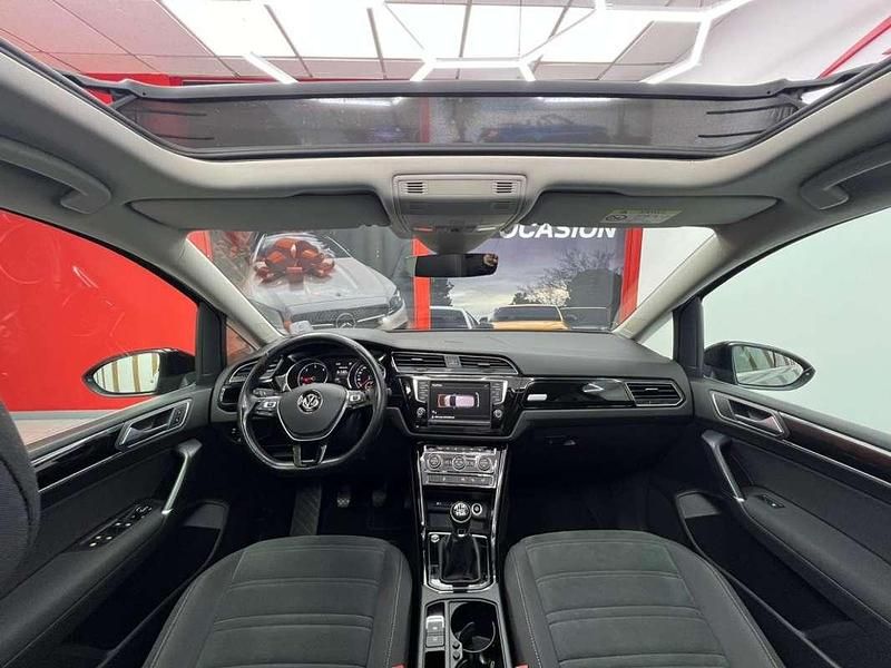 Usado VW Touran Sportline 150 CV (110 kW) 2015 Gris Monovolumen