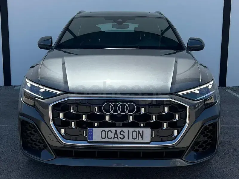 Usado Audi Q8 S-Line 286 CV (210 kW) 2024 Gris / plata SUV