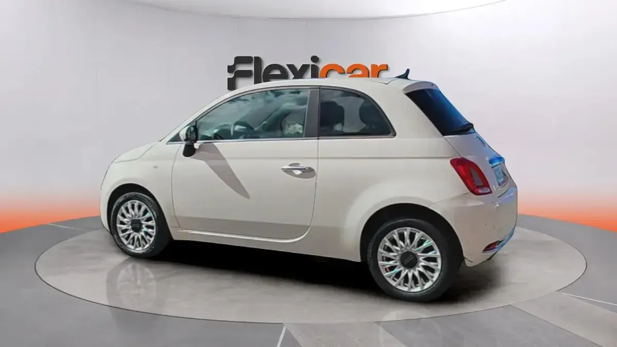 Usado Fiat 500 71 CV (52 kW) 2023 Blanco Berlina