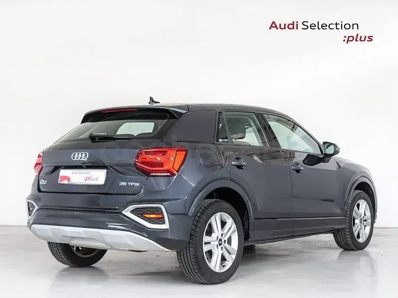 Usado Audi Q2 Advanced Plus 150 CV (110 kW) 2023 Gris / plata SUV