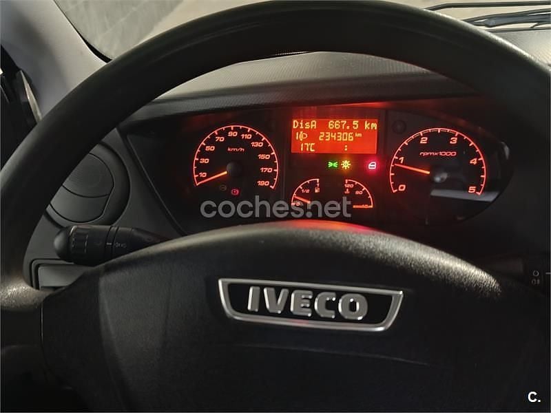 Usado Iveco Daily 146 CV (107 kW) 2012 Blanco Recogida