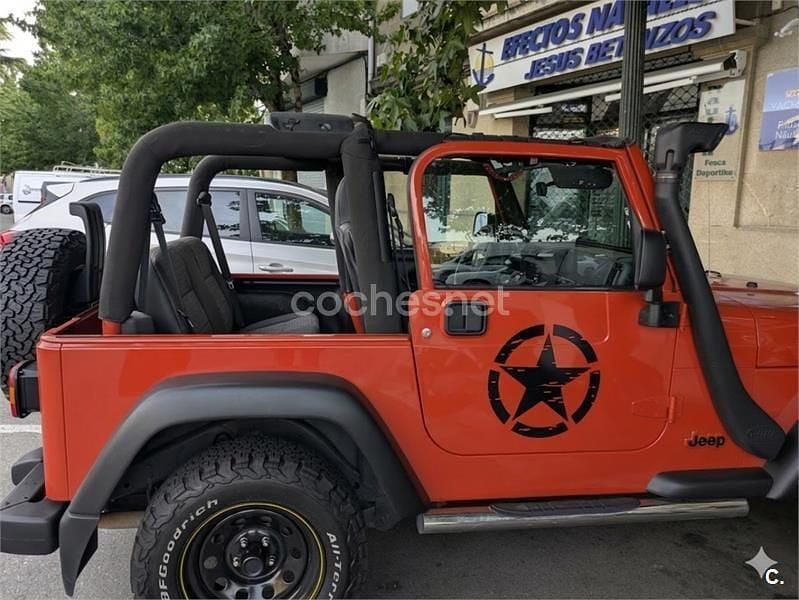 Usado Jeep Wrangler Sport 143 CV (105 kW) 2006 Rojo SUV