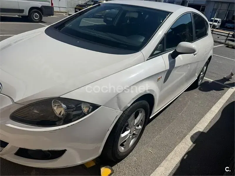 Usado Seat Leon Ecomotive 105 CV (77 kW) 2009 Blanco Utilitario